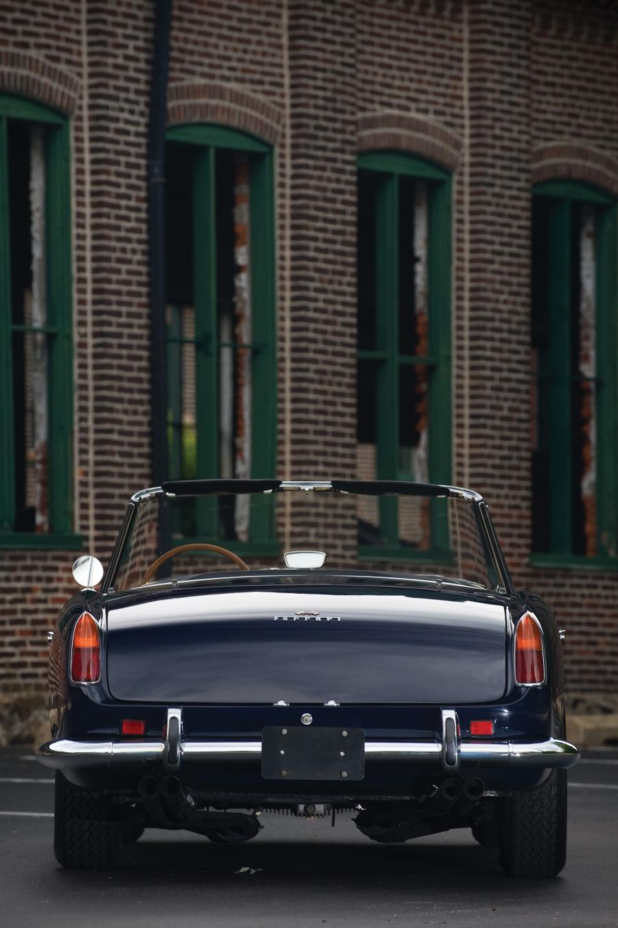  Ferrari 250 GT Cabriolet (Series II) 1962 года  (фото 2 из 11)